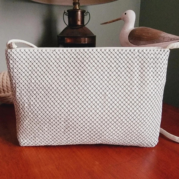 Vintage Whiting and Davis Ivory Enamel Metal Mesh & Leather Shoulder Bag - Picture 3 of 13